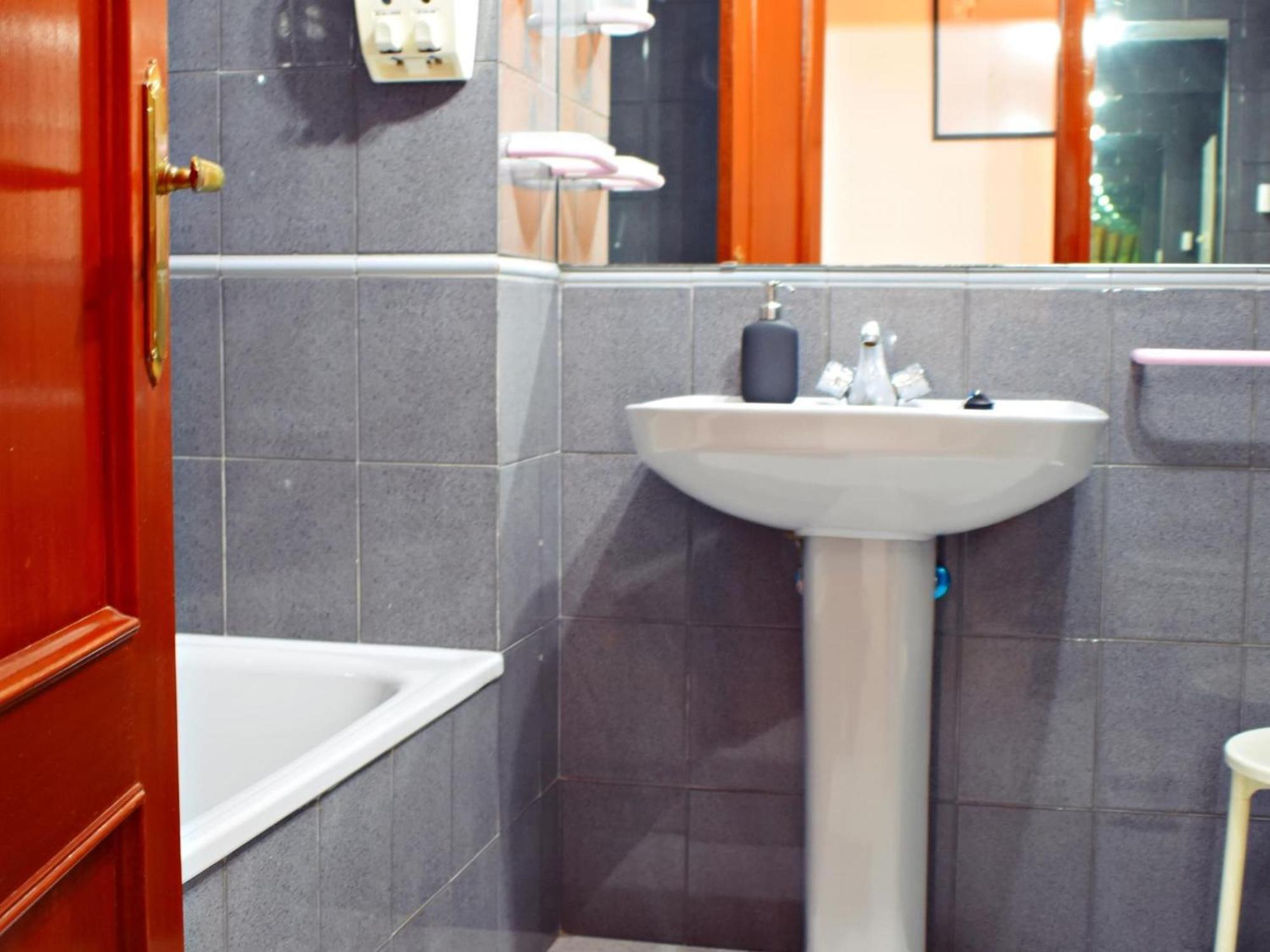 Amplio Y Luminoso Apartamento Cerca Del Centro Y La Playa Con Piscina Y Parking Privado Malaga Bagian luar foto